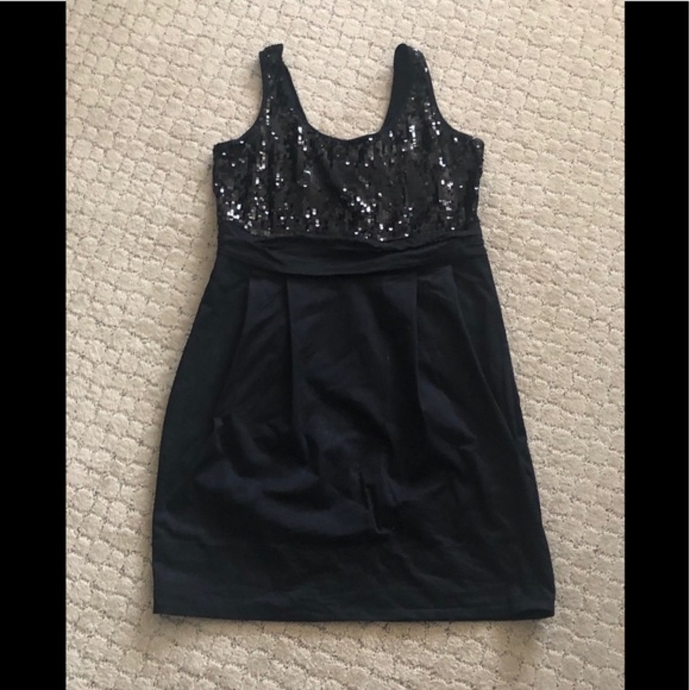 DKNYC Sequin Party Dress ✨🎉